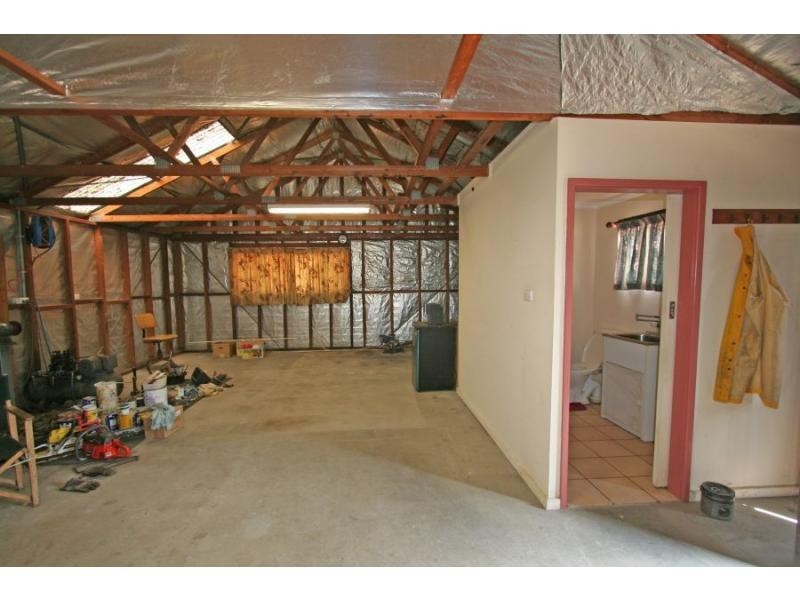 905 Old Maitland Road, Bishops Bridge NSW 2326