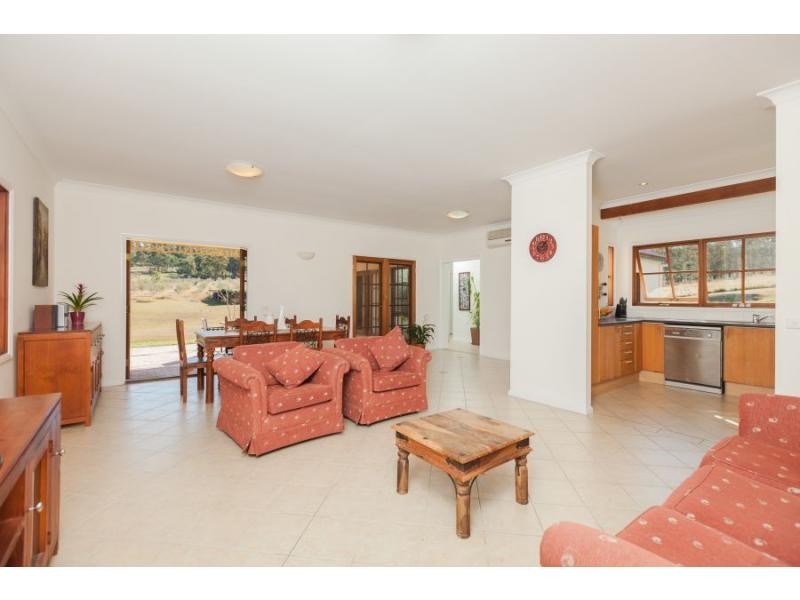 328 Talga Road, Lovedale NSW 2325