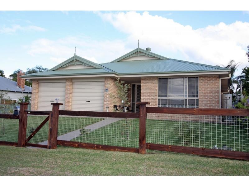 10 Adelaide Street, Paxton NSW 2325
