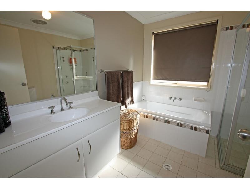 10 Adelaide Street, Paxton NSW 2325