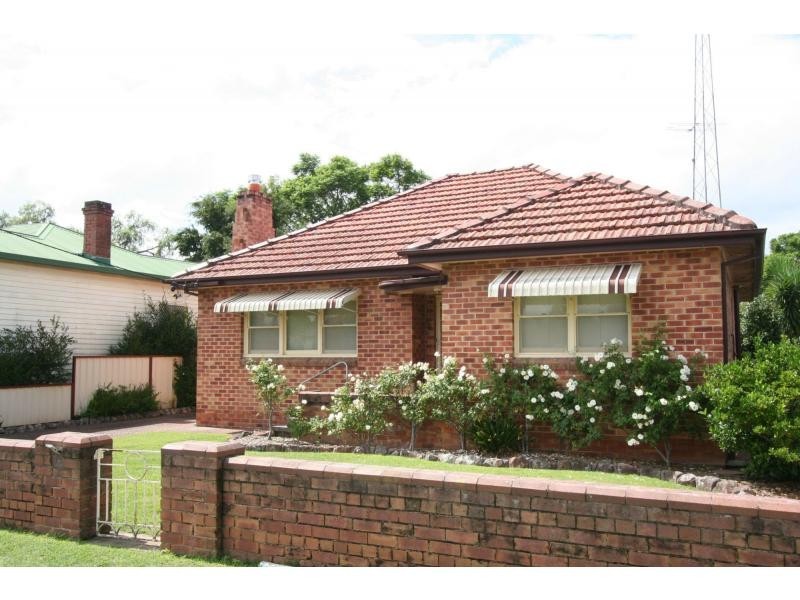 18 Bent Street, Cessnock NSW 2325