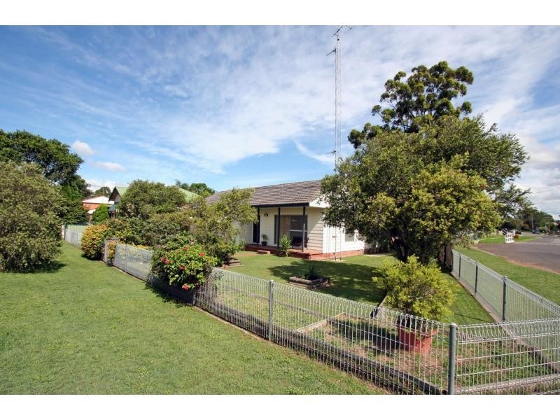61 Mills Crescent, Cessnock NSW 2325