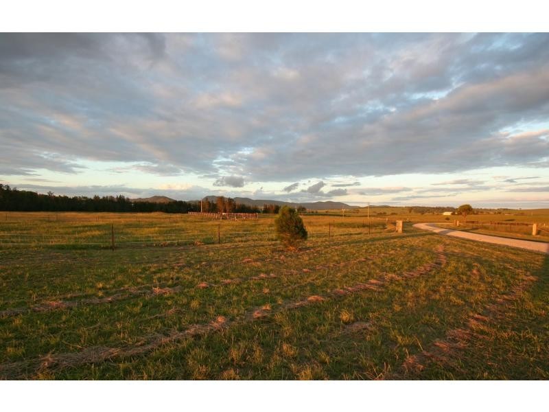 303 Standen Drive, Lower Belford NSW 2335