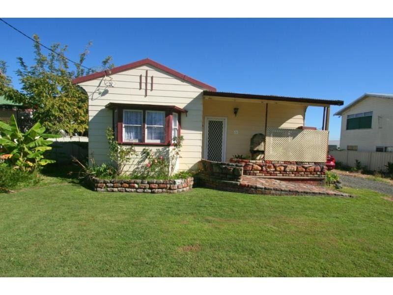13 Kanowna Avenue, Cessnock NSW 2325
