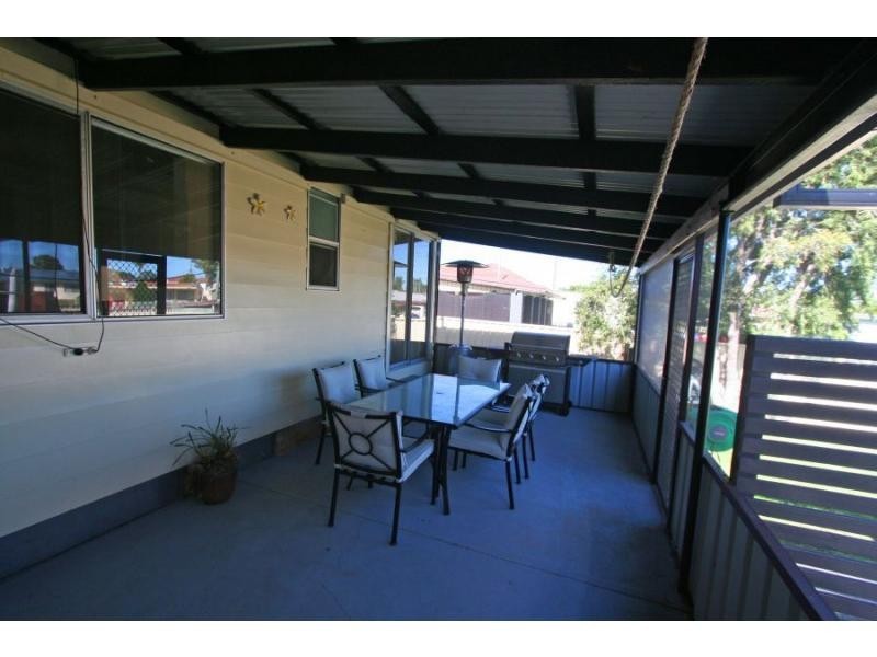 5 Mills Crescent, Cessnock NSW 2325