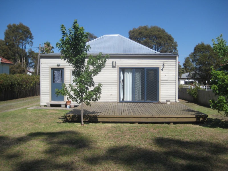 4 Desmond Street, Cessnock NSW 2325