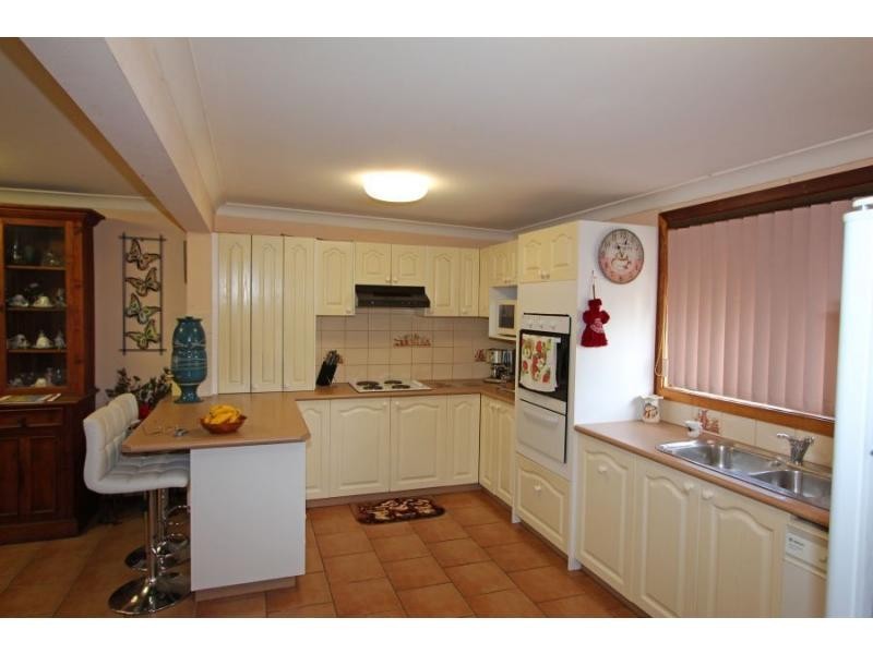 13 Balmoral Avenue, Cessnock NSW 2325