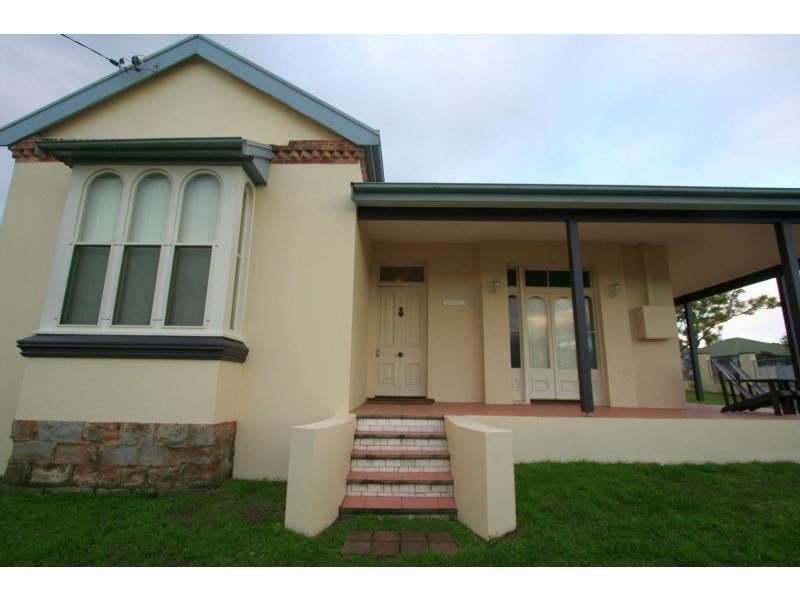 28 Hall Street, Cessnock NSW 2325