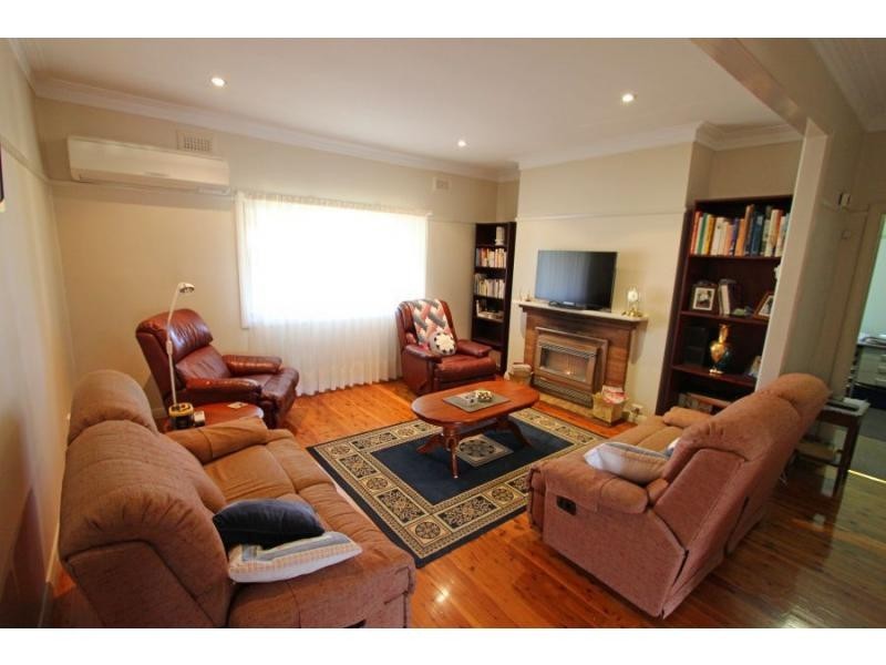 7 Guest Street, Cessnock NSW 2325
