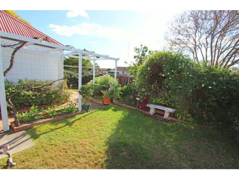 7 Guest Street, Cessnock NSW 2325