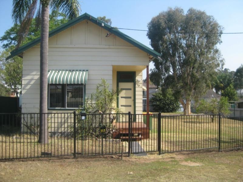 13 Halcyon Street, Cessnock NSW 2325