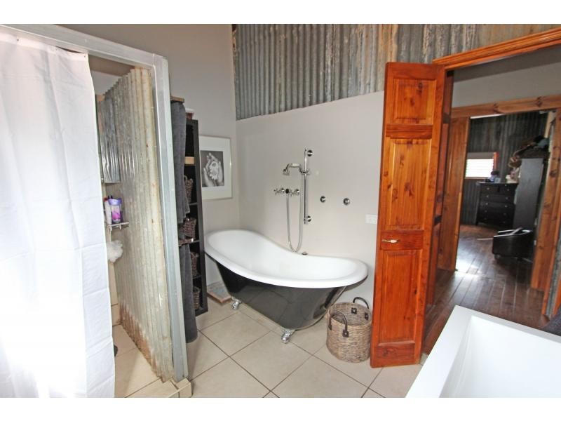 929 Old Maitland Road, Bishops Bridge NSW 2326