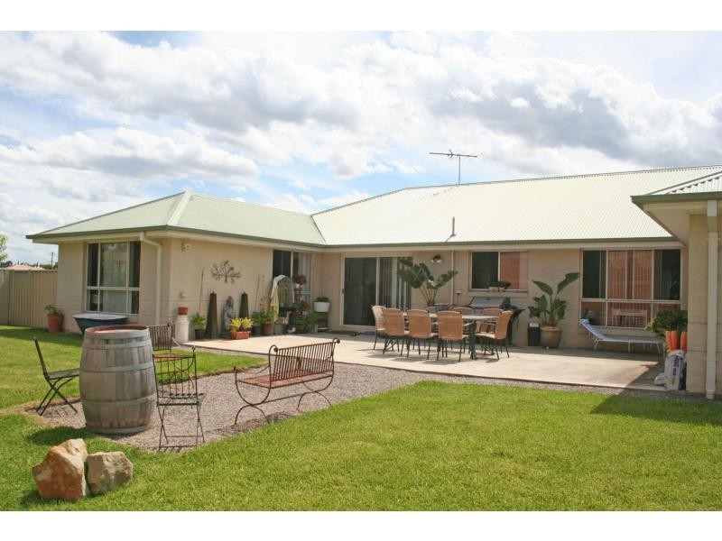 100 Hillview Road, Branxton NSW 2335