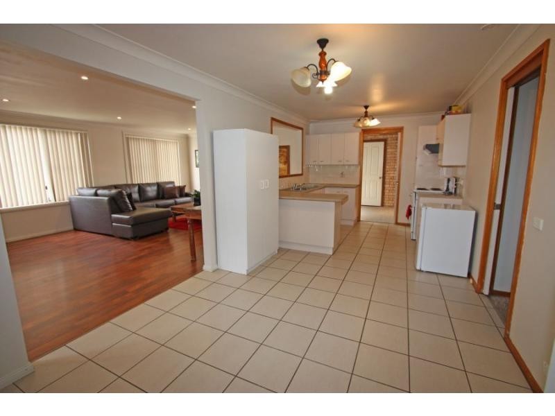 38 Evatt Street, Pelaw Main NSW 2327
