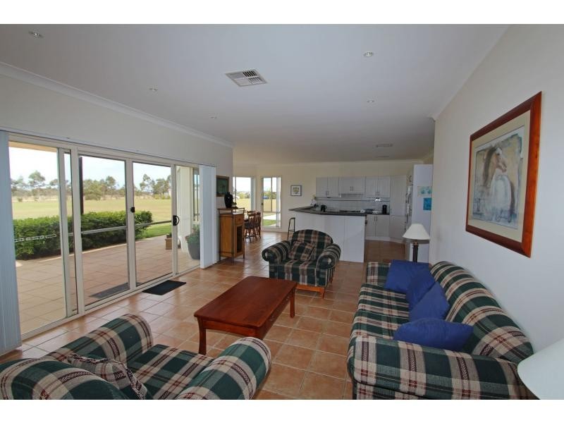 400 Luskintyre Road, Luskintyre NSW 2321