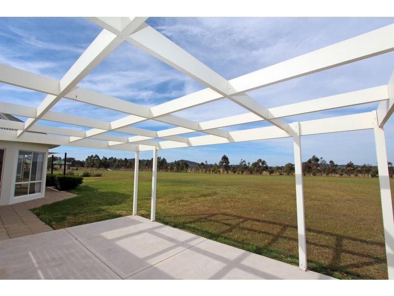 400 Luskintyre Road, Luskintyre NSW 2321