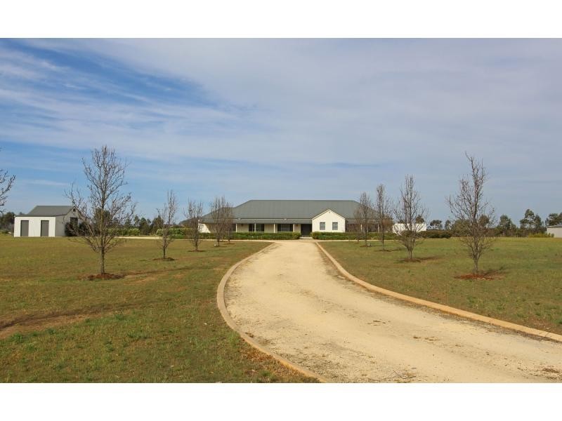 400 Luskintyre Road, Luskintyre NSW 2321