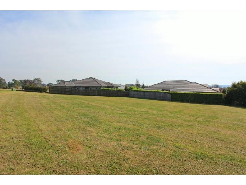 2 Barrington Place, Rothbury NSW 2320