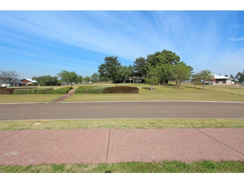 2 Barrington Place, Rothbury NSW 2320