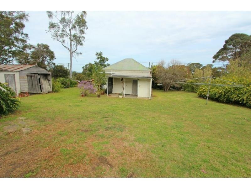 141 Main Road, Neath NSW 2326