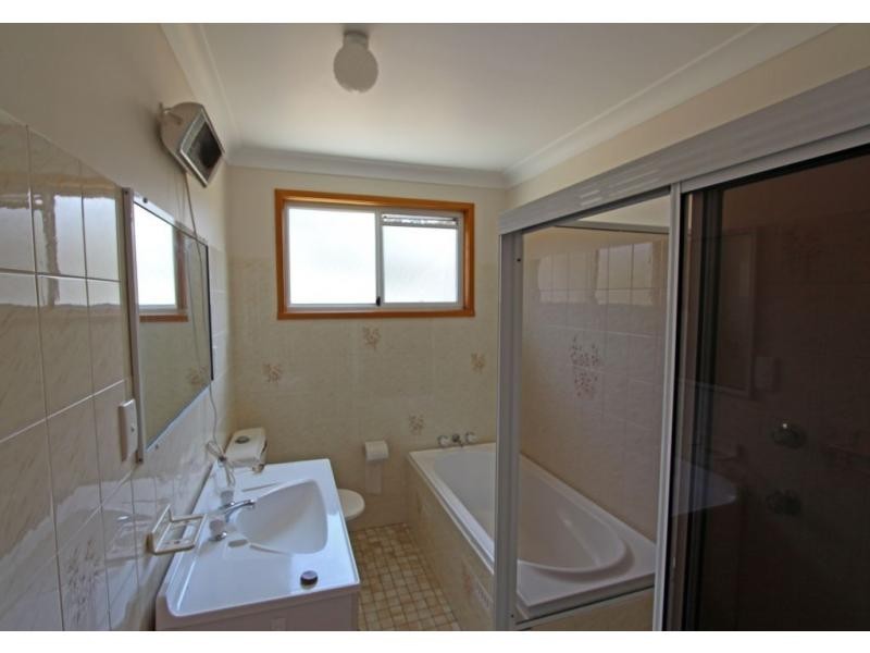 42 Orient Street, Greta NSW 2334
