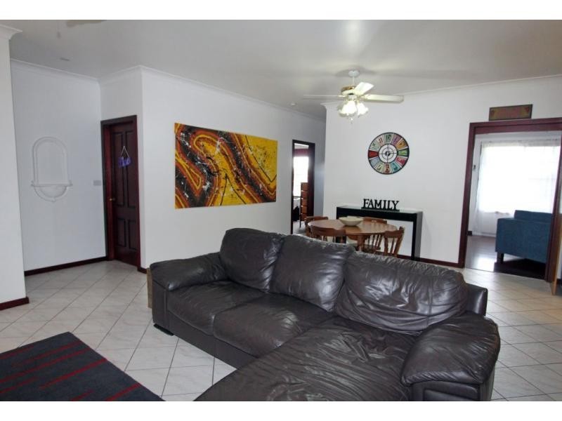 38 Church Street, Branxton NSW 2335