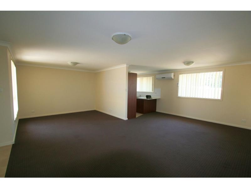 2/24 Stephen Street, Cessnock NSW 2325