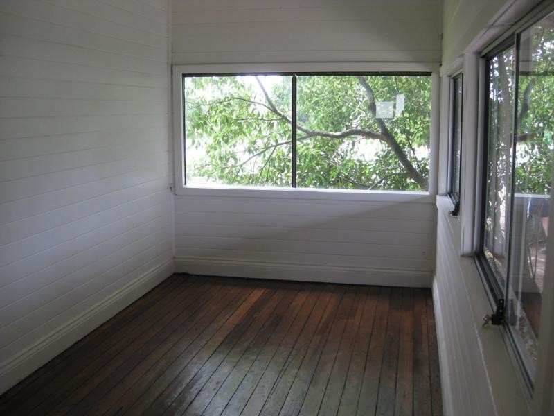 24 Colliery Street, Aberdare NSW 2325