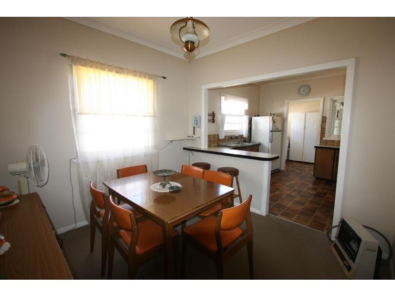 81 Desmond Street, Cessnock NSW 2325