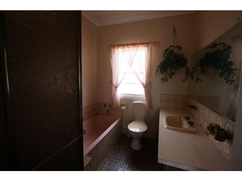 81 Desmond Street, Cessnock NSW 2325