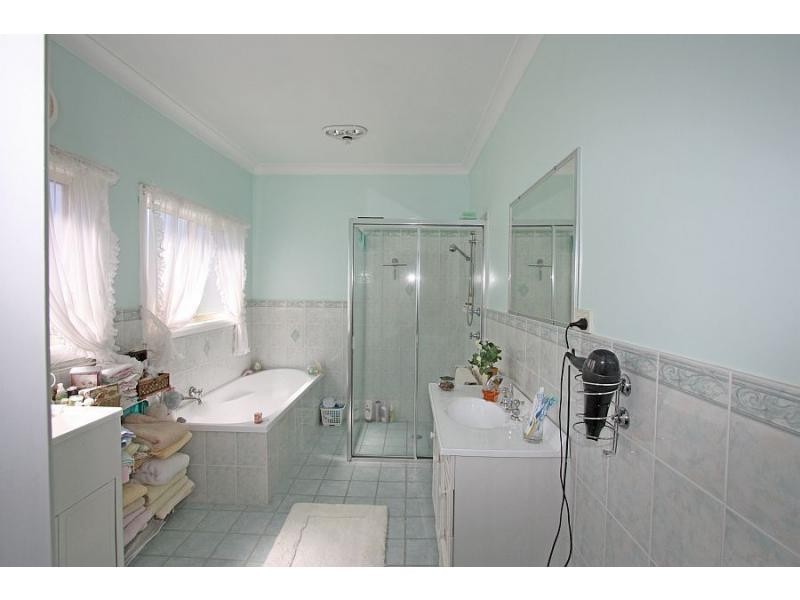 42 Anzac Avenue, Cessnock NSW 2325