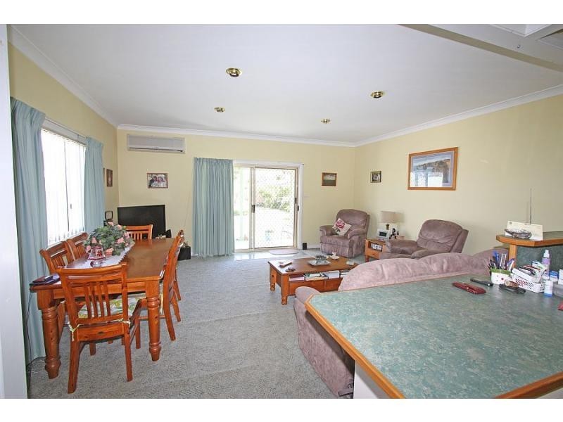 42 Anzac Avenue, Cessnock NSW 2325