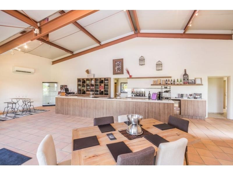 4 Londons Road, Lovedale NSW 2325