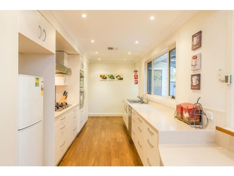 4 Londons Road, Lovedale NSW 2325