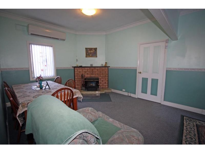 24 Barrett Avenue, Cessnock NSW 2325