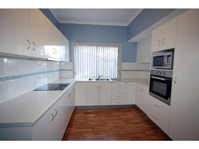 24 Barrett Avenue, Cessnock NSW 2325