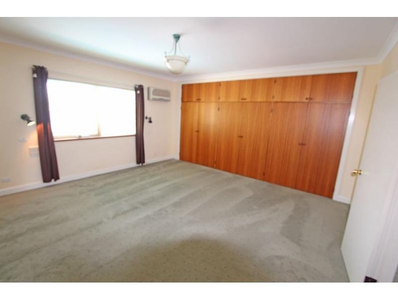 12 Dubbo Street, Abermain NSW 2326