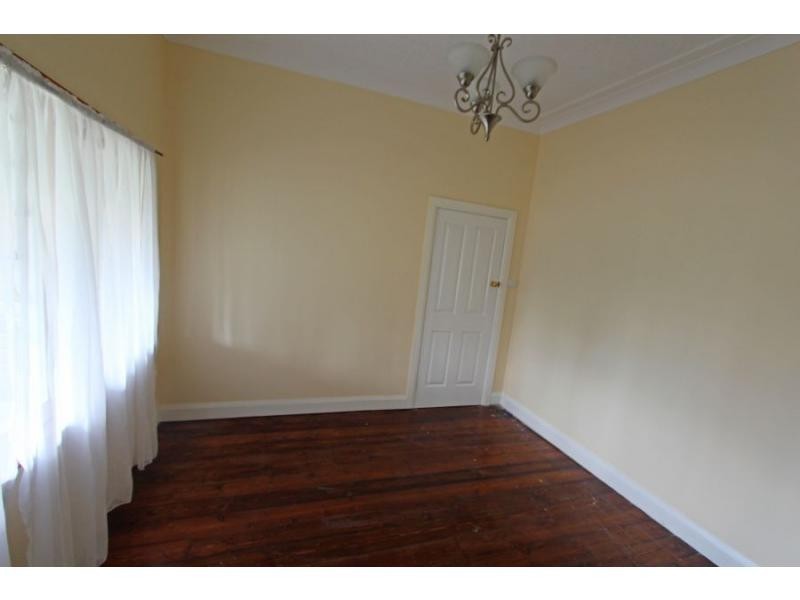 12 Dubbo Street, Abermain NSW 2326