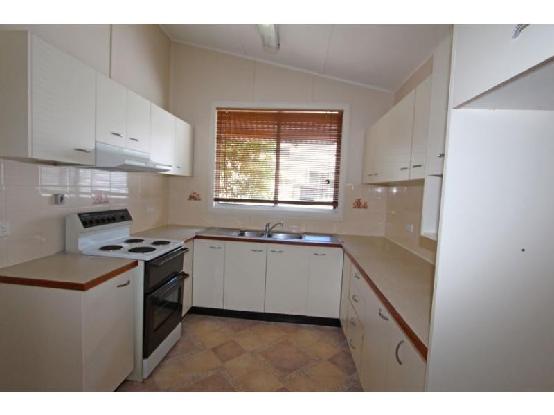 16 Catherine Street, Cessnock NSW 2325