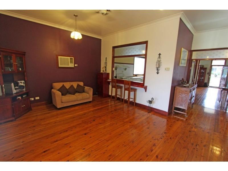 38 Anzac Avenue, Cessnock NSW 2325