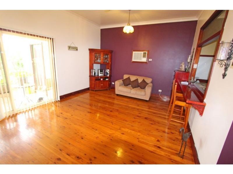 38 Anzac Avenue, Cessnock NSW 2325
