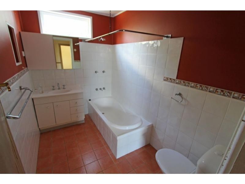 35 Edgeworth Street, Cessnock NSW 2325