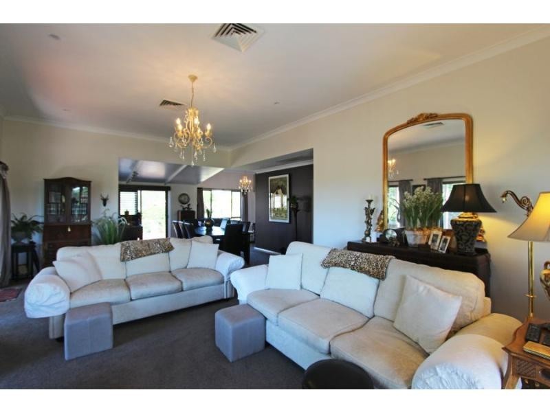 1281 Leggetts Drive, Mount Vincent NSW 2323