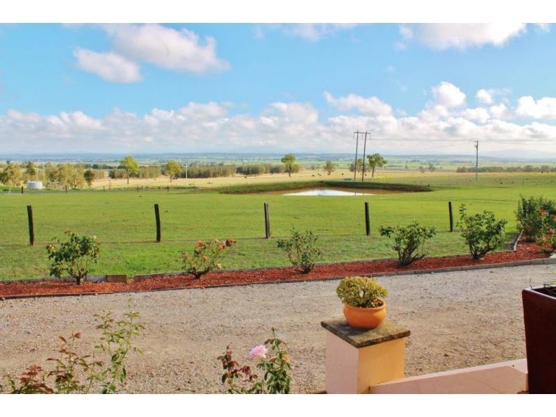 30 Coachmans Drive, Singleton NSW 2330