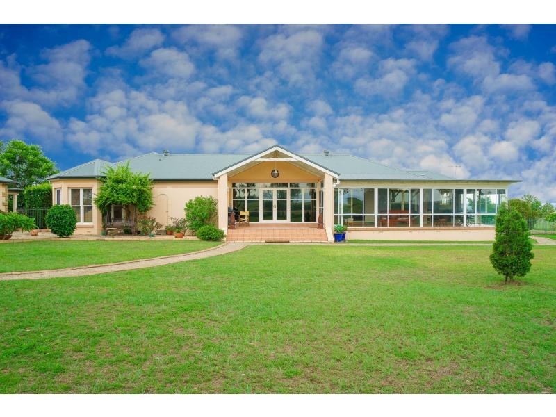 30 Coachmans Drive, Singleton NSW 2330