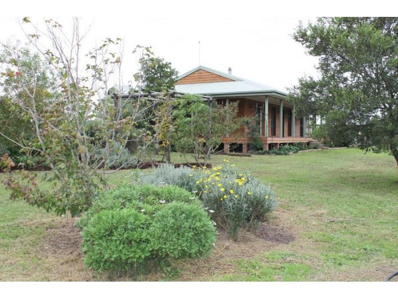 155 Barraba Lane, Quorrobolong NSW 2325