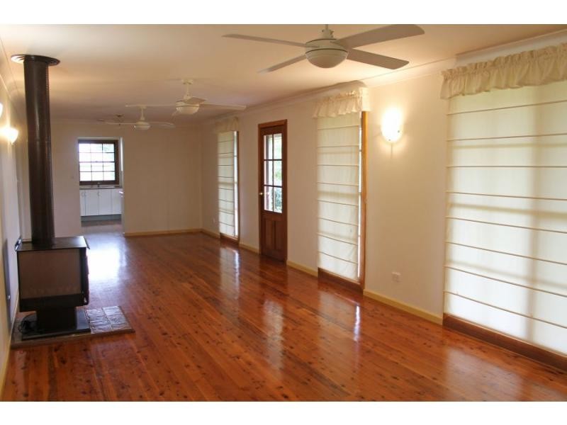 155 Barraba Lane, Quorrobolong NSW 2325