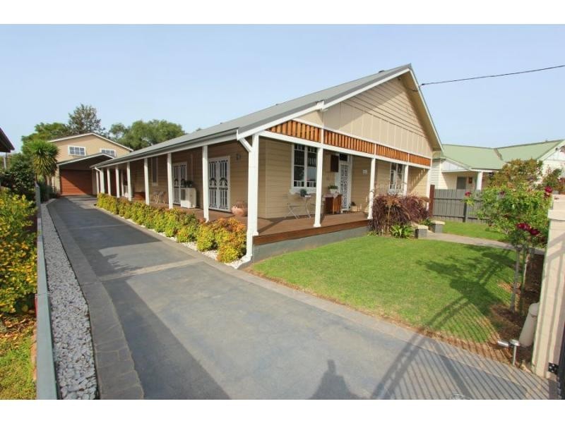16 Bent Street, Cessnock NSW 2325
