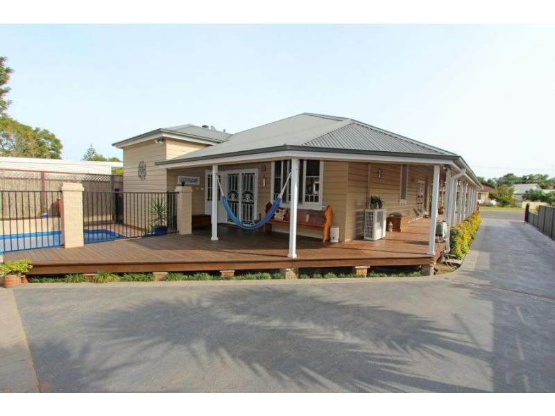 16 Bent Street, Cessnock NSW 2325