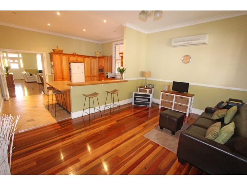 16 Bent Street, Cessnock NSW 2325